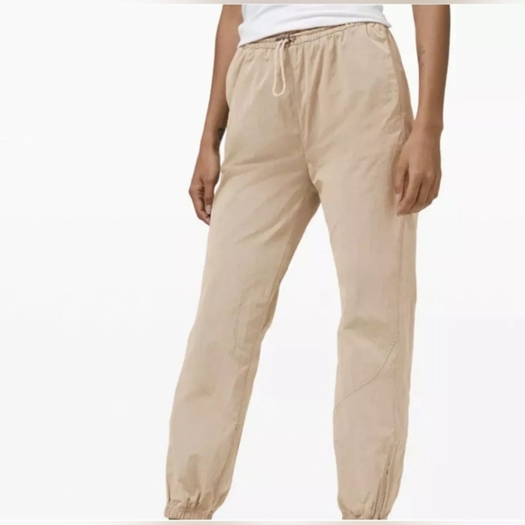 Lululemon Evergreen track pant khaki size 14 Athleisure - Picture 1 of 9